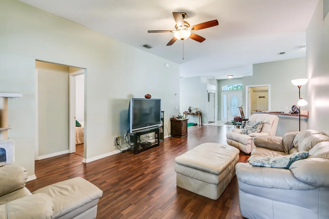 Photo of 2480 Stratford Pointe Drive