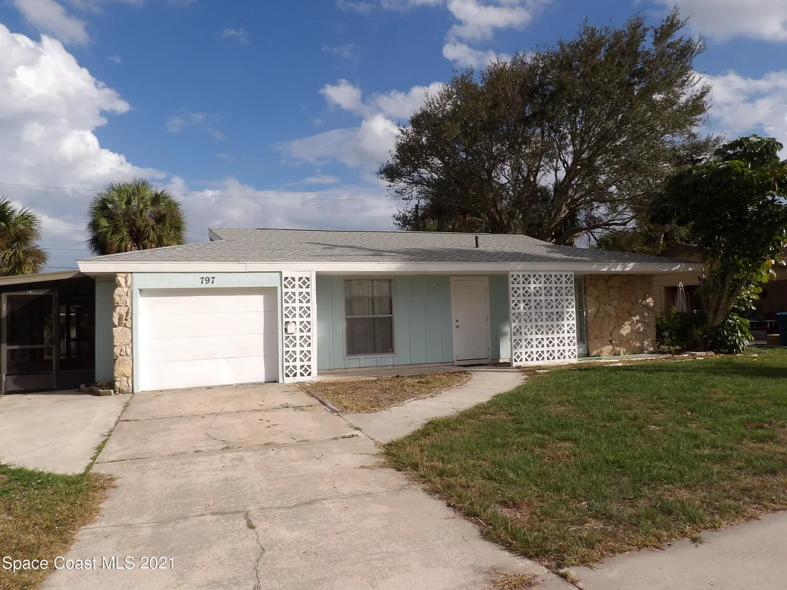 Photo of 797 Bianca Drive NE