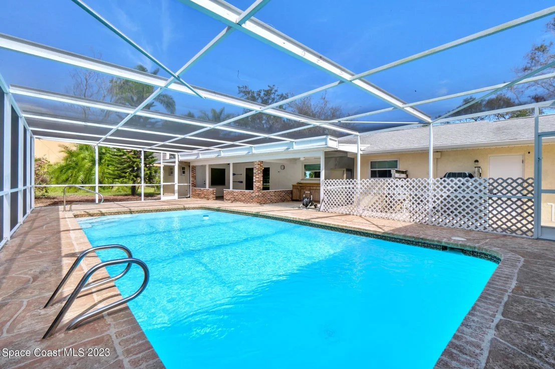 Photo of 535 Rockledge Drive