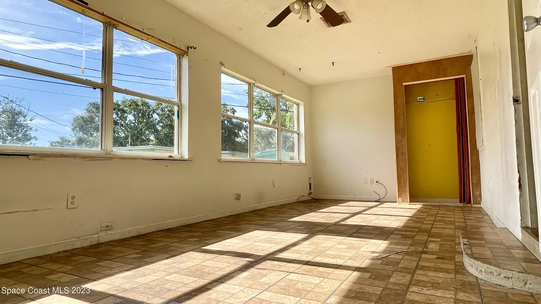 Photo of 327 Vesta Circle