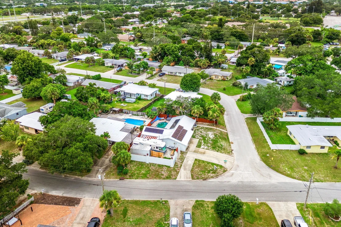 Photo of 1557 Hillcrest Drive
