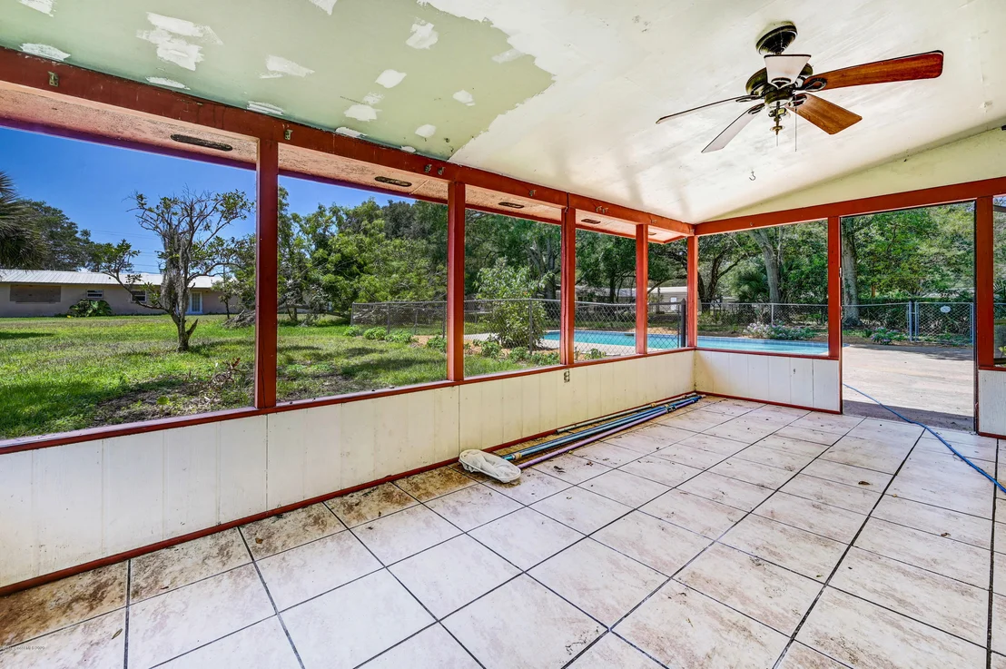 Photo of 6050 Mangrove Street