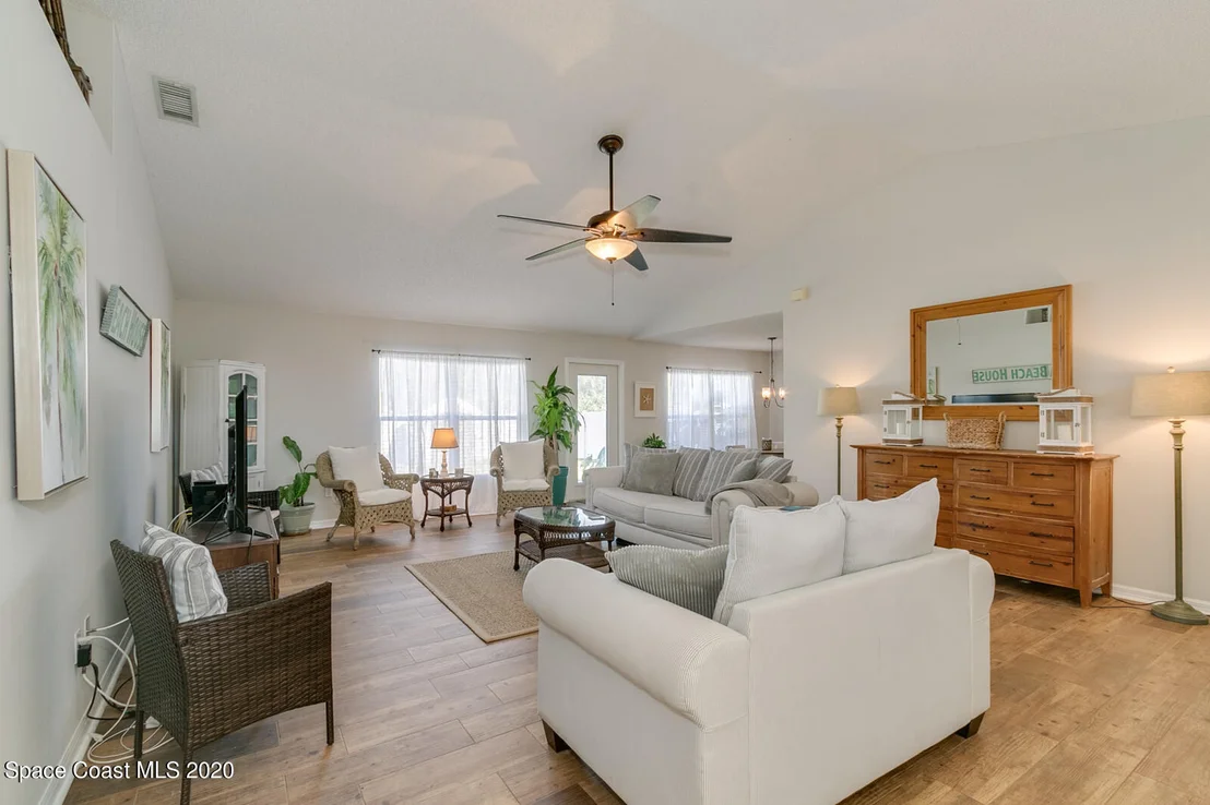 Photo of 1591 Whitman Drive