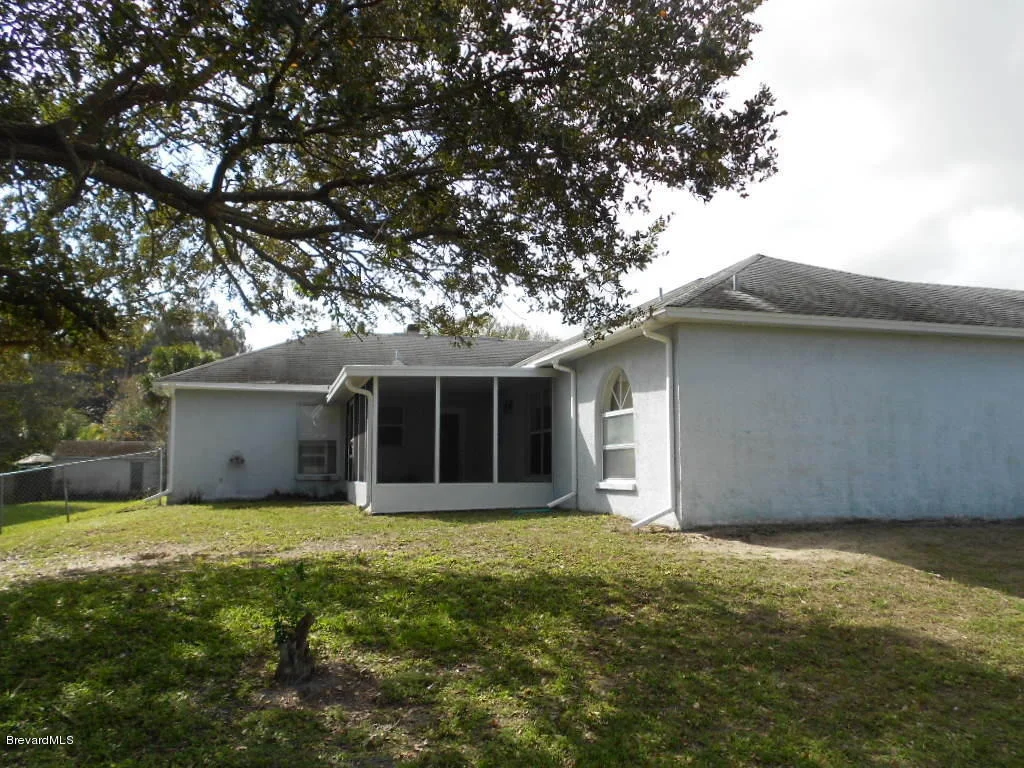 Photo of 1373 Blanche Street