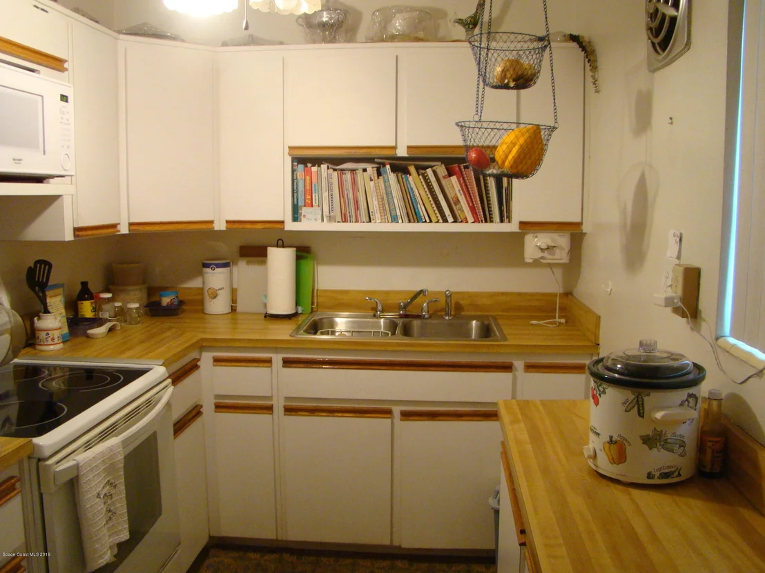Photo of 1211 Alamanda Lane