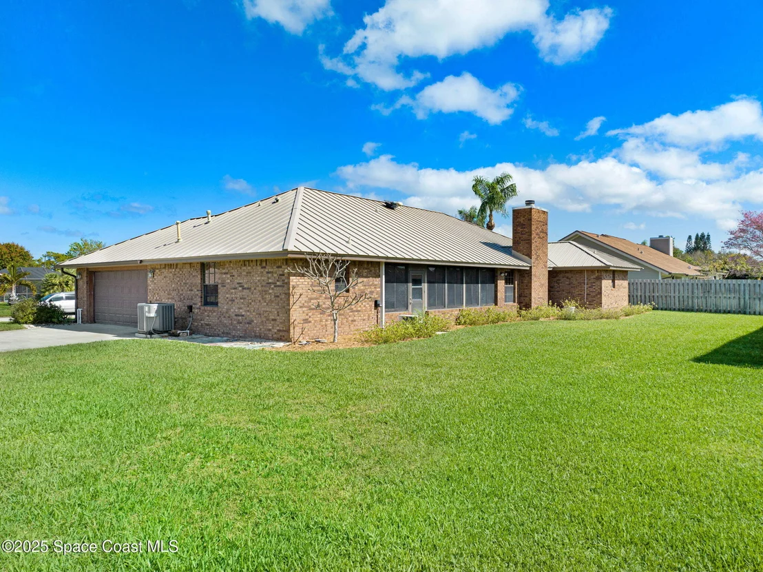 Photo of 2977 Saint Helens Way
