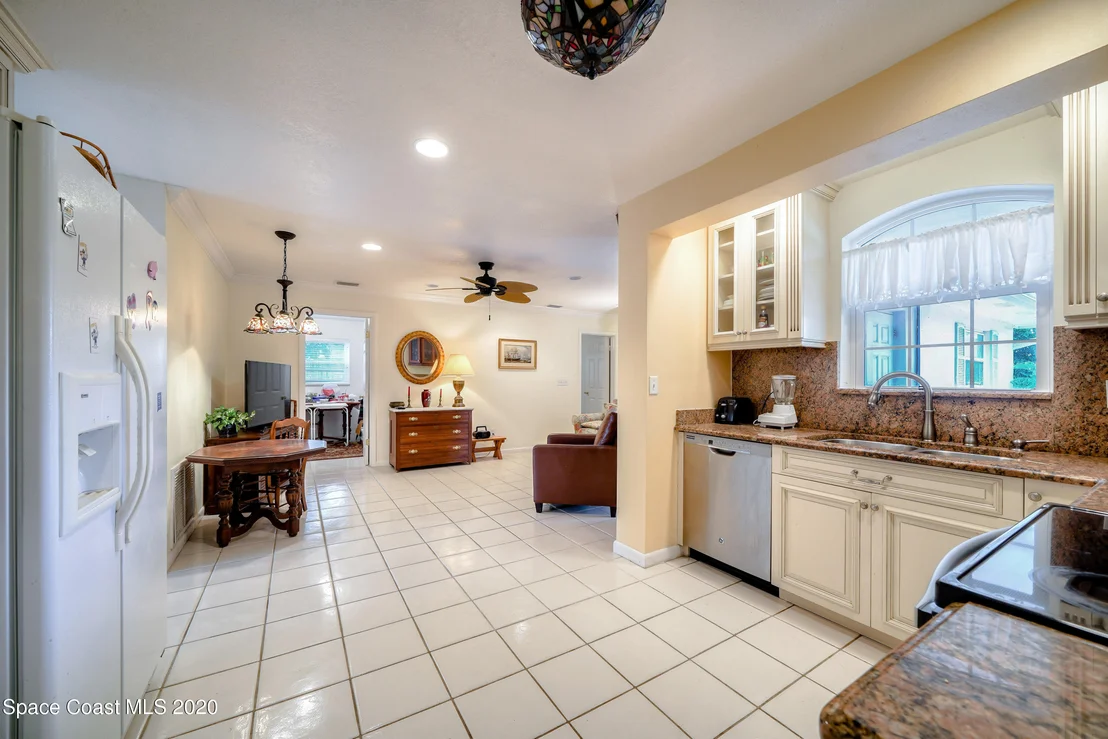 Photo of 304 HAMLIN Avenue