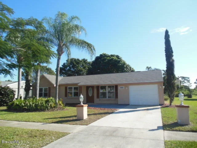 Photo of 1401 NE Mariposa Drive