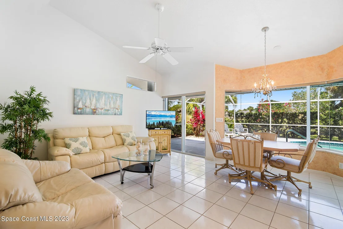 Photo of 2398 Golf Vista Boulevard