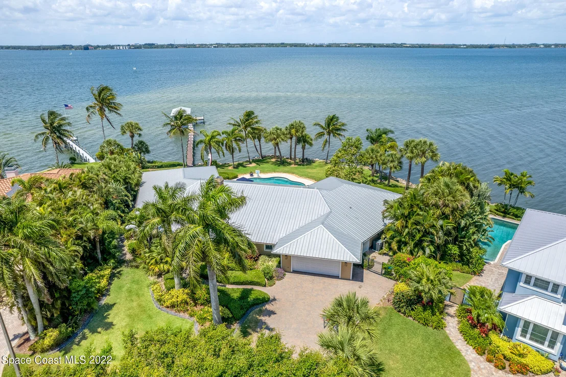 Photo of 437 River View Lane