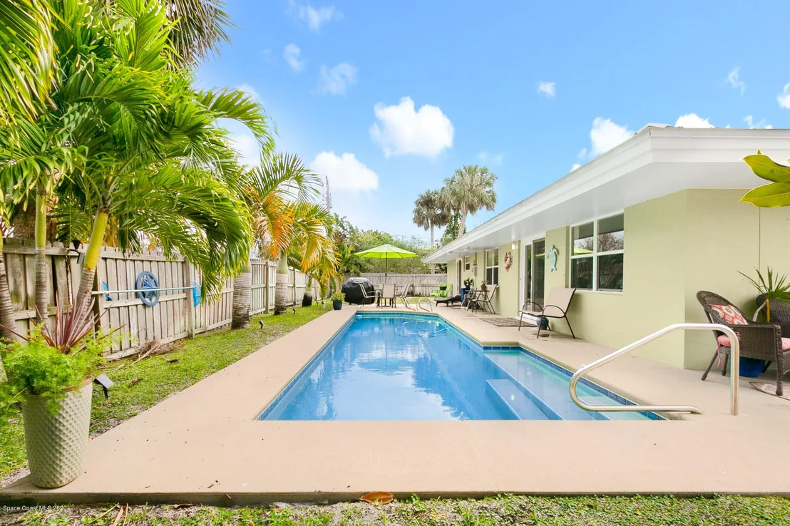 Photo of 570 Bahama Drive