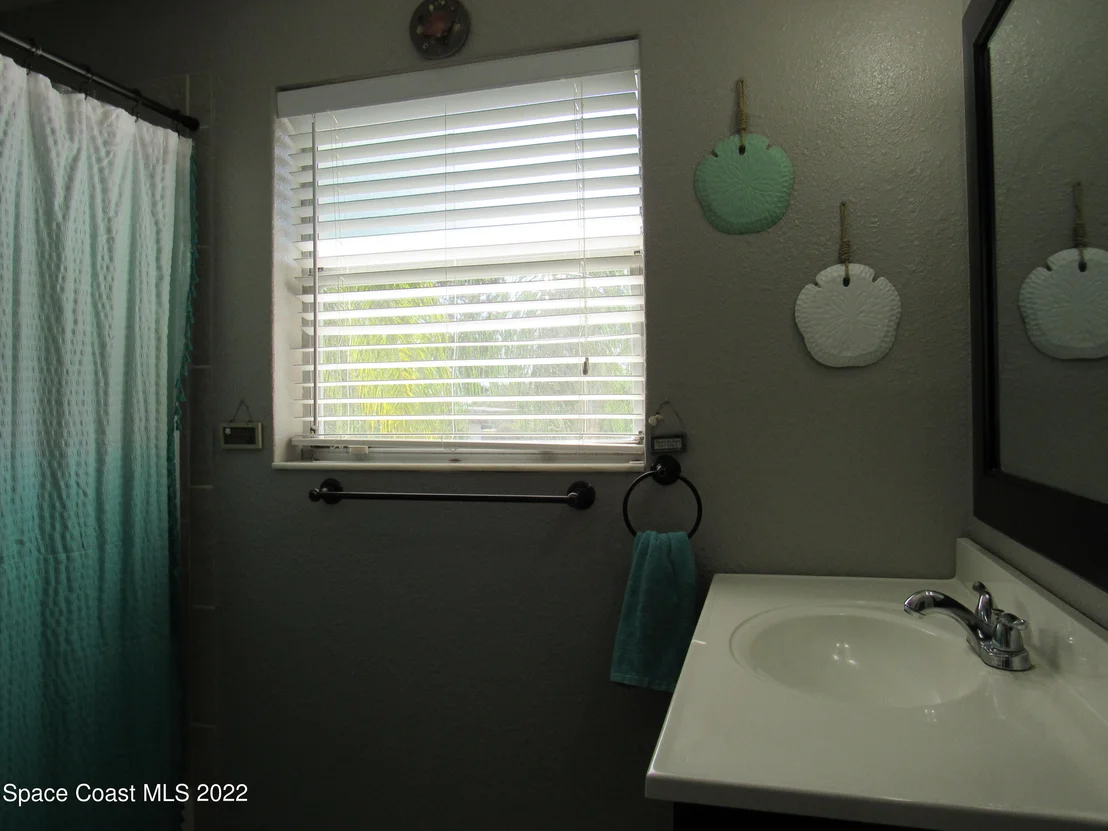 Photo of 920 Forest Road