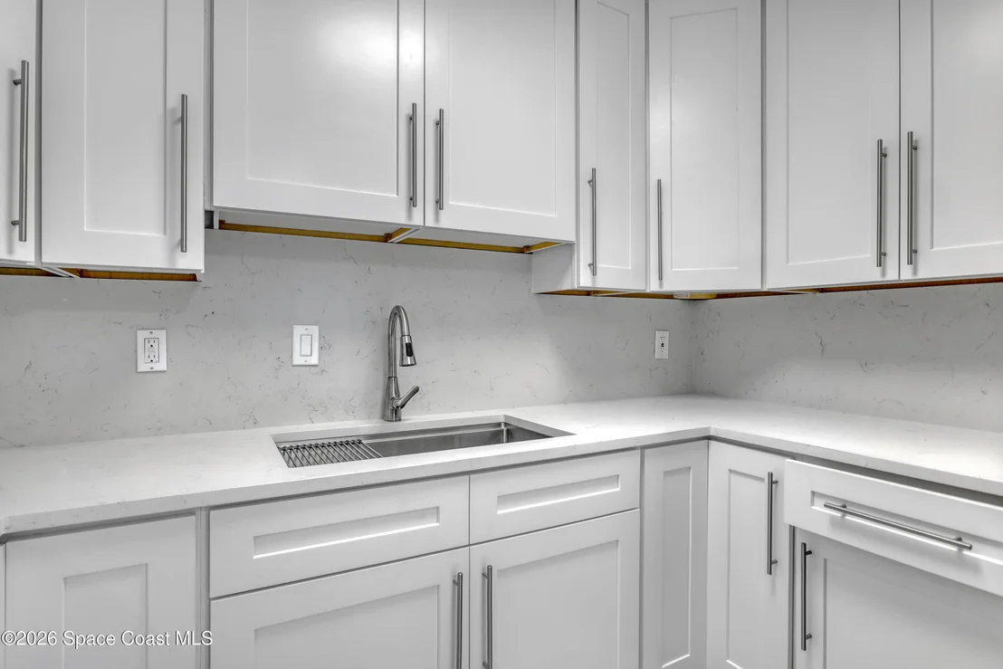 Photo of 1051 Grove Avenue