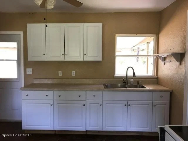 Photo of 2546 Coconut Drive