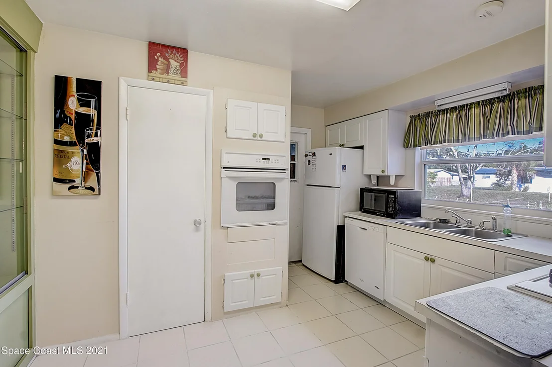 Photo of 960 Brunswick Court