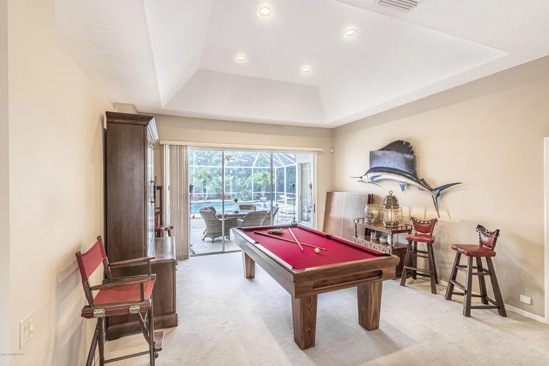Photo of 735 Glengarry Drive