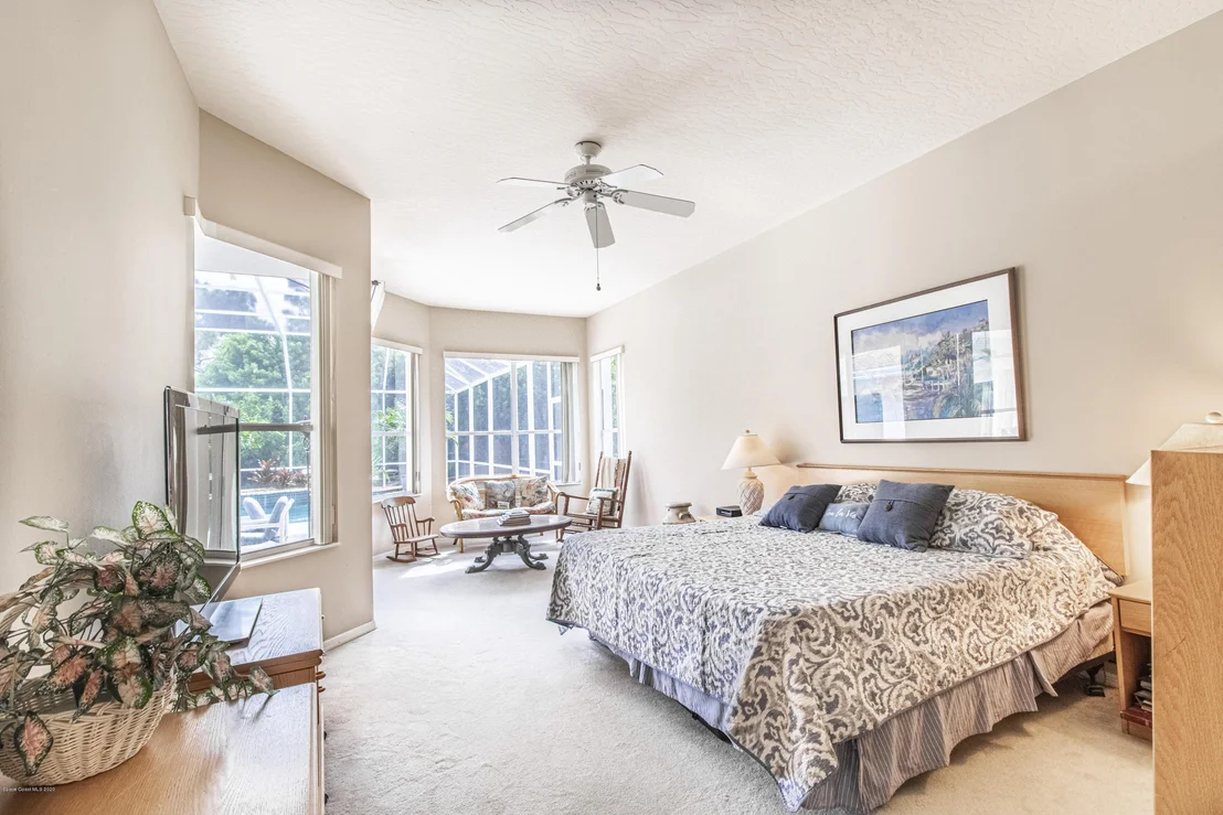 Photo of 735 Glengarry Drive