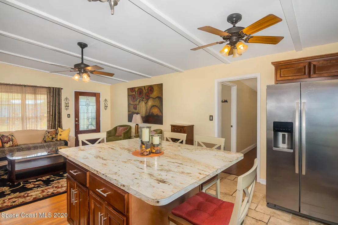 Photo of 309 Live Oak Lane