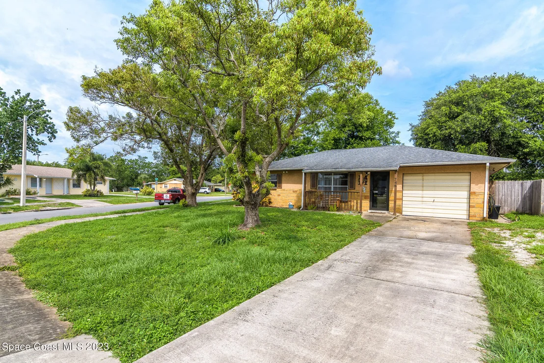 Photo of 746 Venus Drive