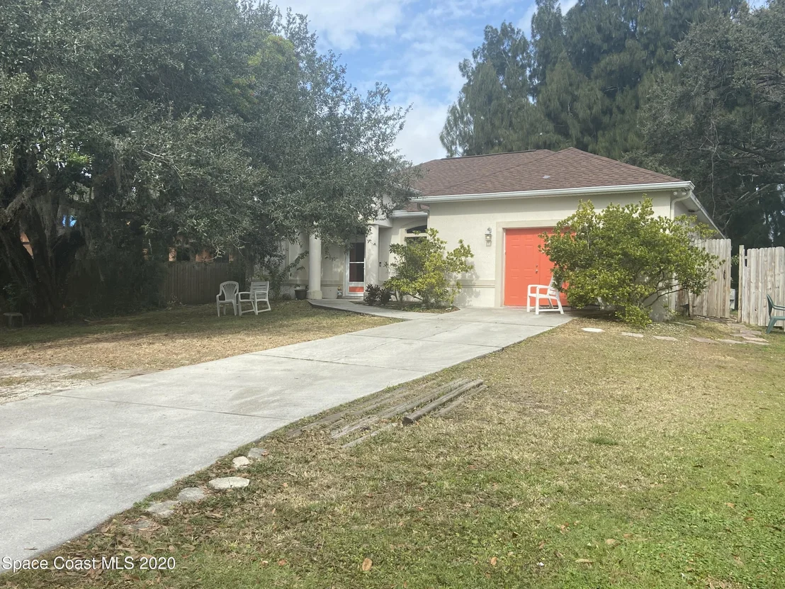 Photo of 3150 Aurora Road
