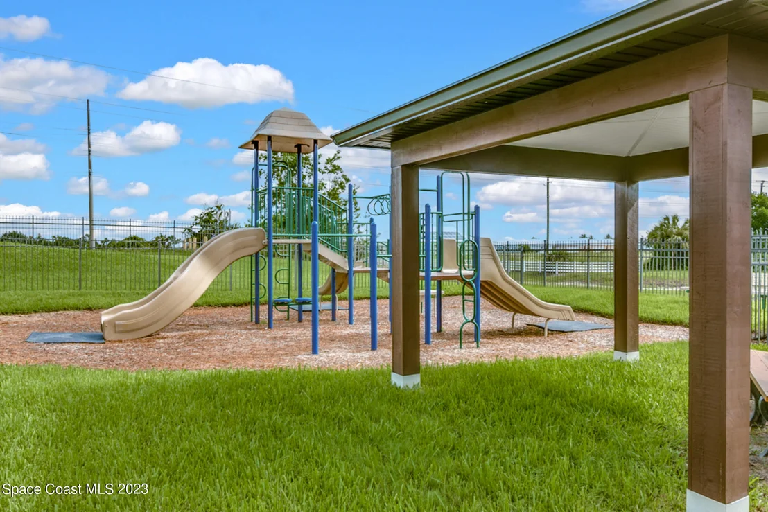 Photo of Unit 103 at 990 Luminary Circle