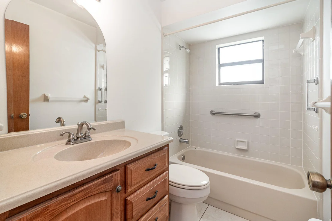 Photo of 137 Cinnamon Lake Circle