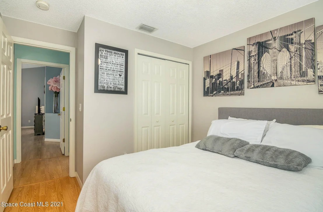 Photo of 892 Shaw Circle