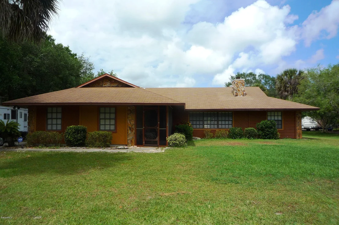 Photo of 3330 Aurora Road