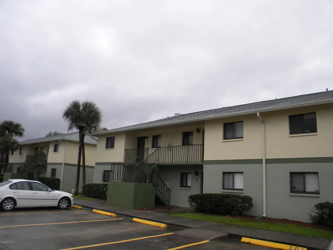 Photo of Unit 108 at 1720 Murrell Road