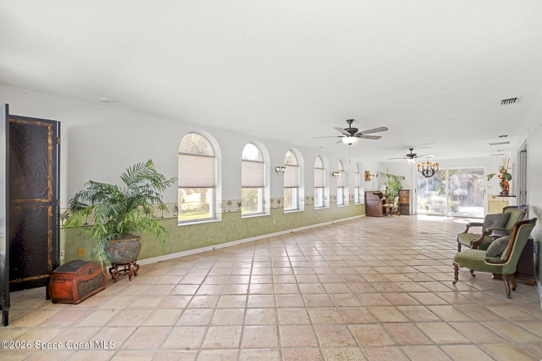Photo of 620 W Pine Road