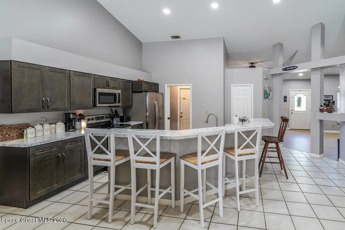 Photo of 913 Whisperoak Drive