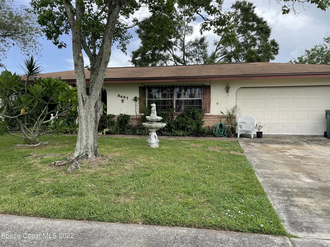 Photo of 2657 Corbusier Drive