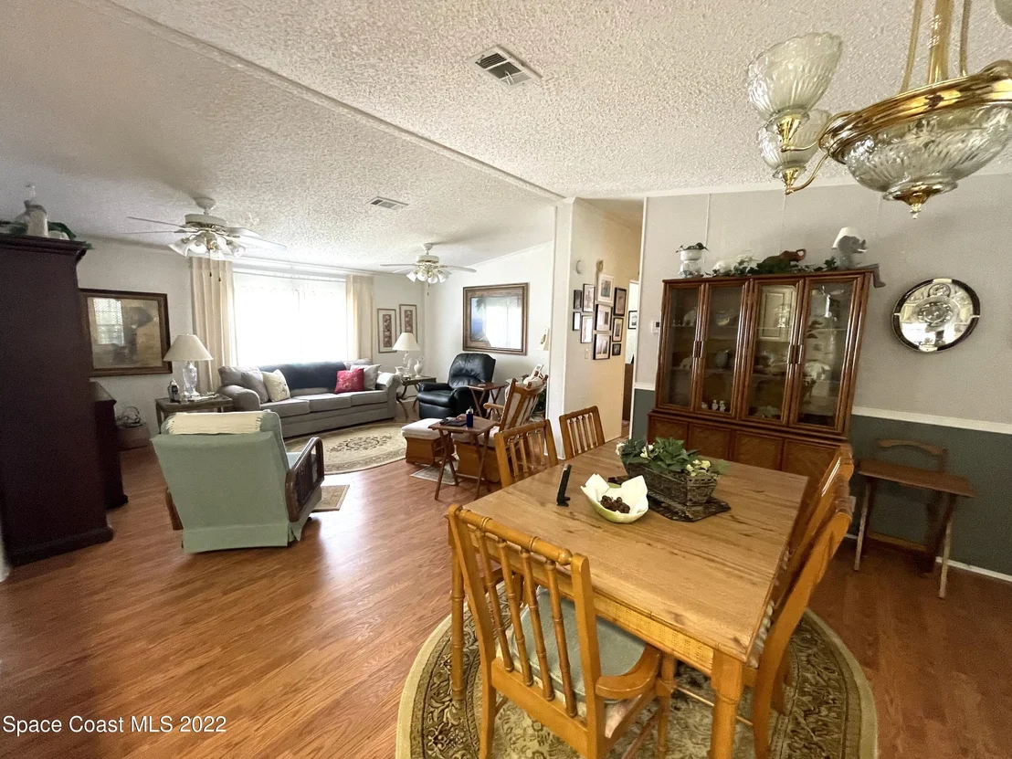 Photo of 303 Buttonwood Court