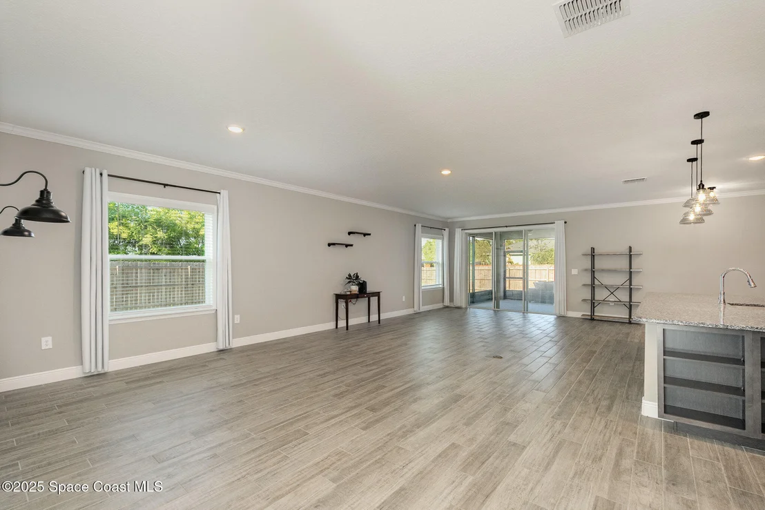 Photo of 2615 Carson Drive SE