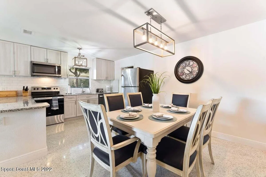 Photo of 2277 Lakeview Drive
