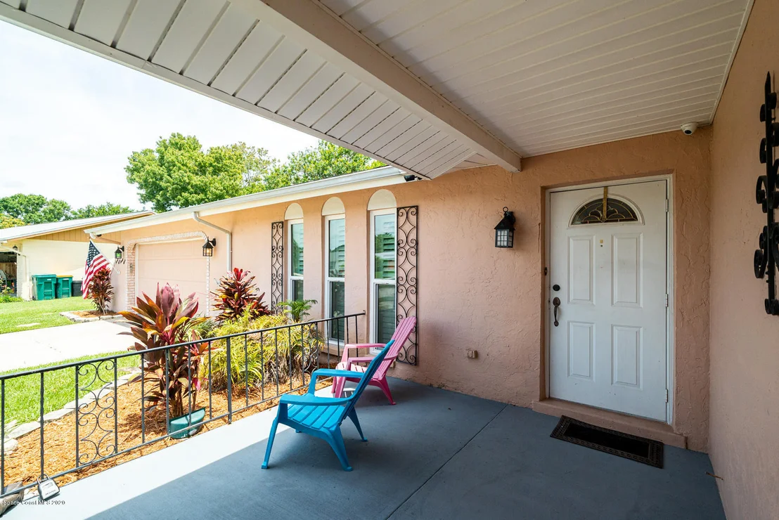 Photo of 2898 Corbusier Drive