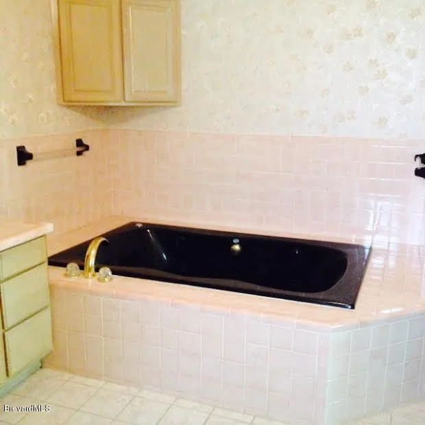 Photo of 600 Jasmine Drive