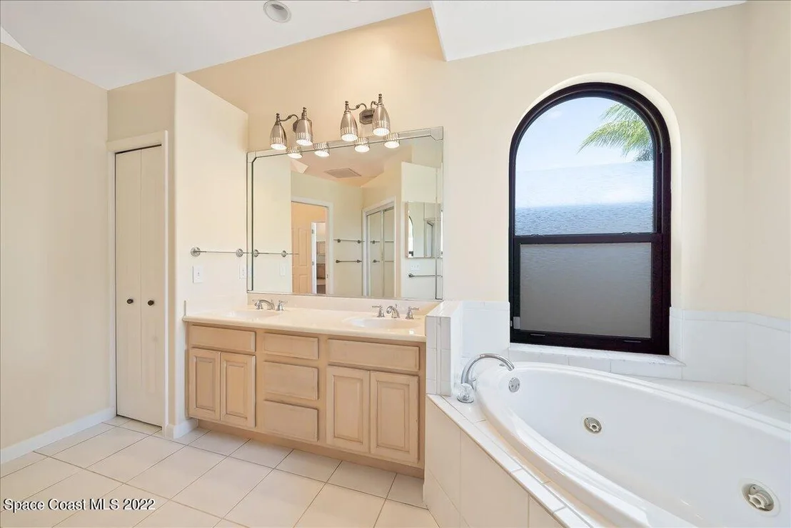 Photo of 4620 Canard Road