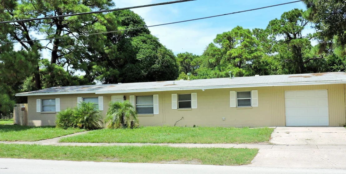 Photo of 1044 HOLMES Street