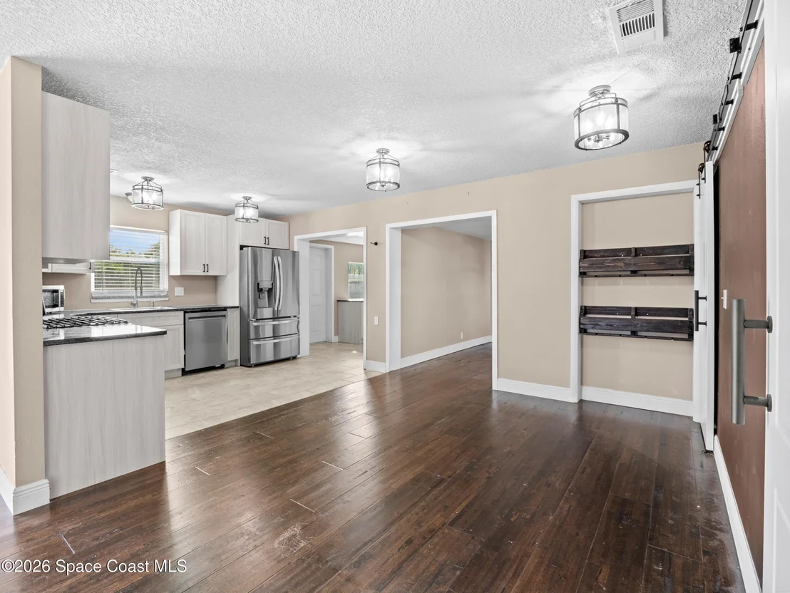 Photo of 956 Beechfern Lane