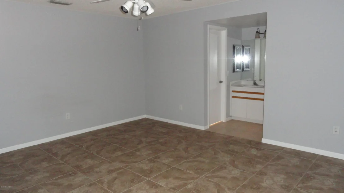 Photo of 6836 Cecil Road