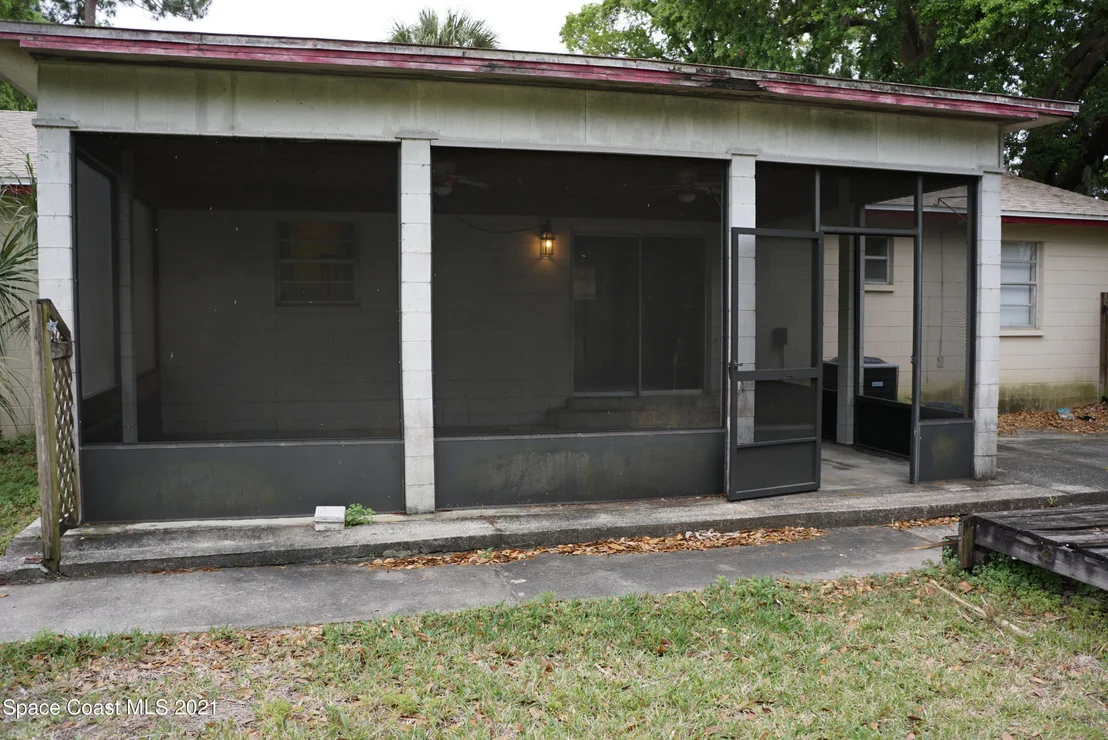 Photo of 1052 Bernice Road