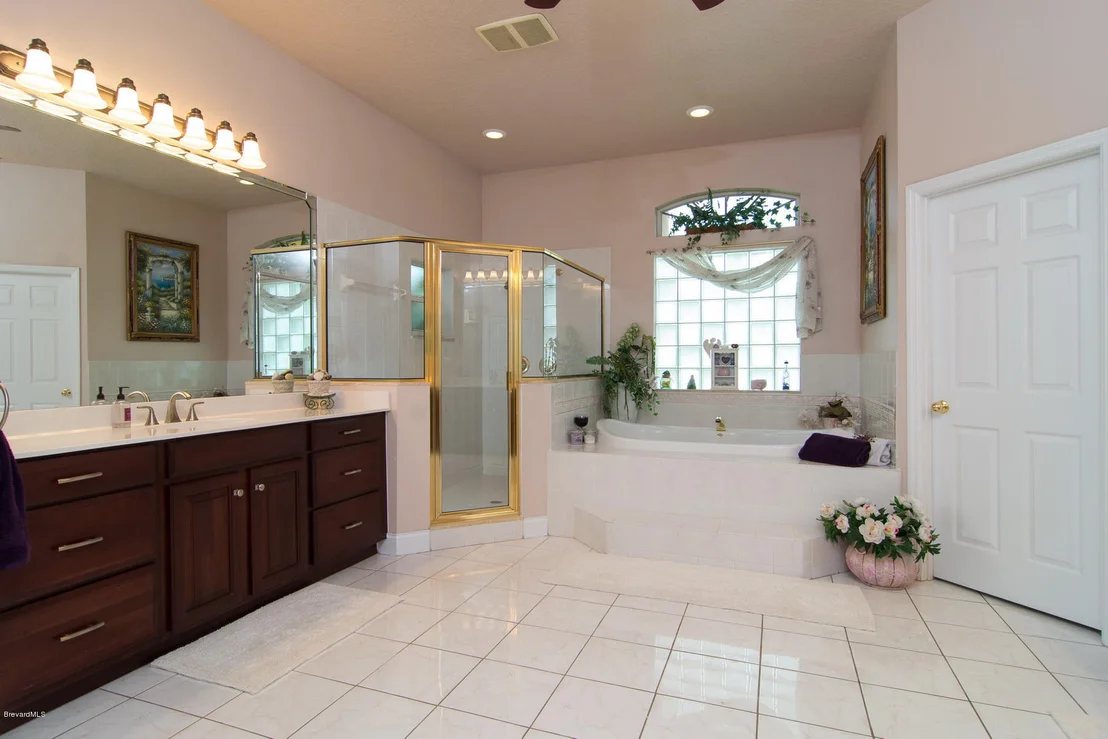 Photo of 925 Derby Lane