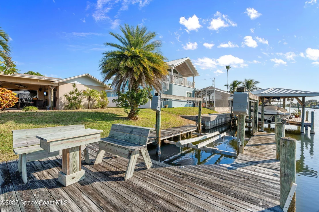 Photo of 406 Thrush Drive