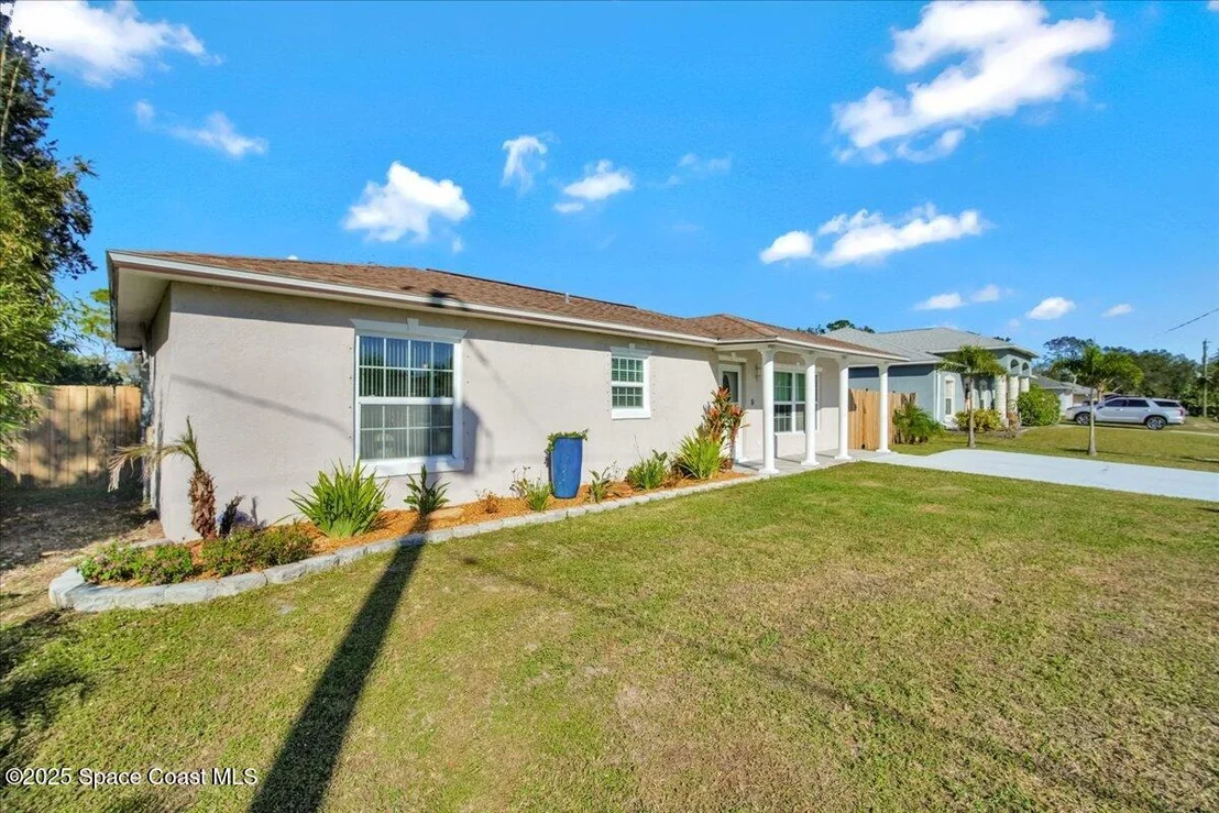 Photo of 4280 Mac Tavish Street
