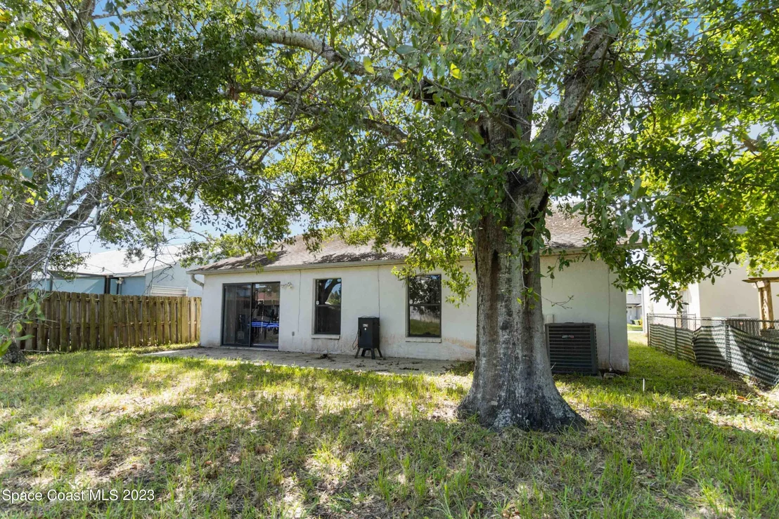 Photo of 1744 Clover Circle