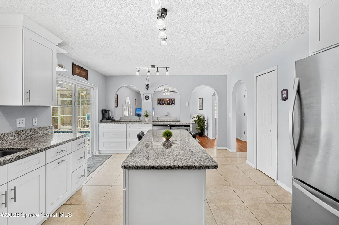 Photo of 1161 White Oak Circle