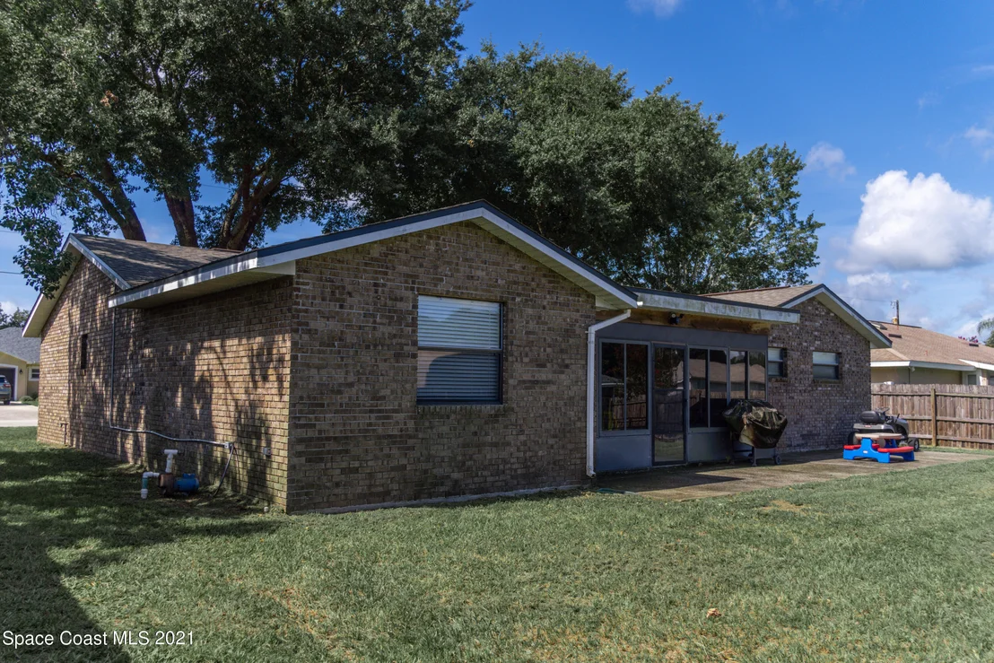 Photo of 5696 Beaverbrook Street