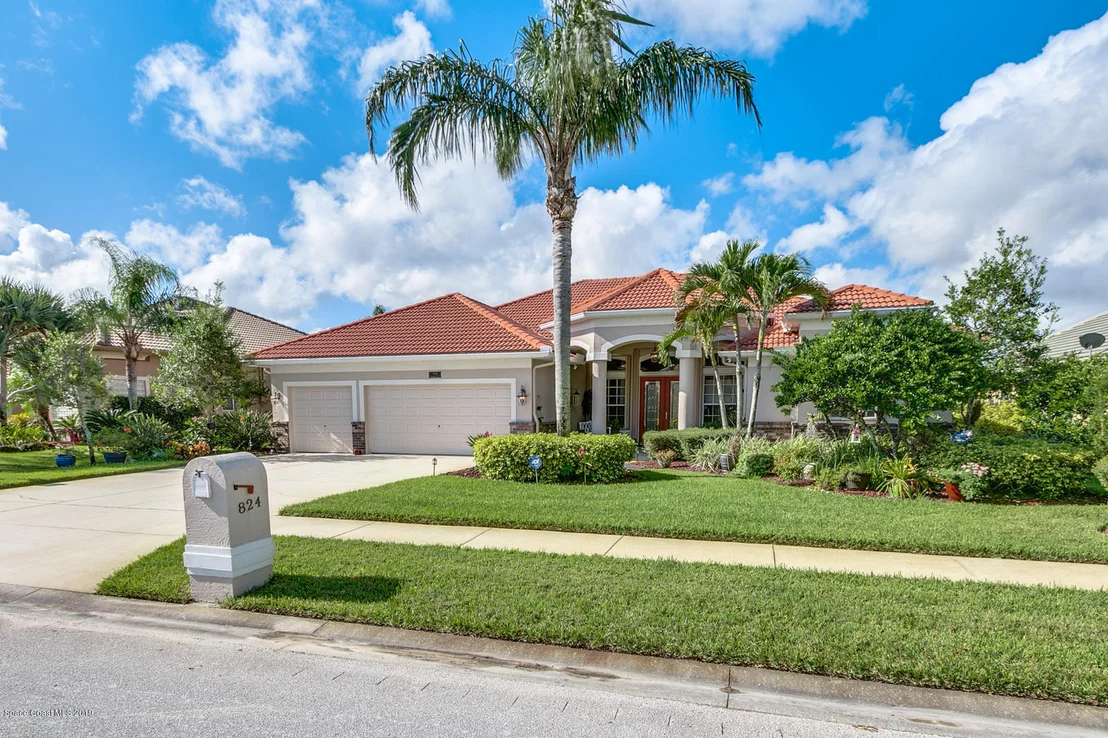 Photo of 824 Chatsworth Drive