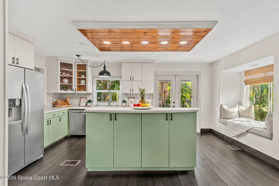 Photo of 220 Cardinal Drive